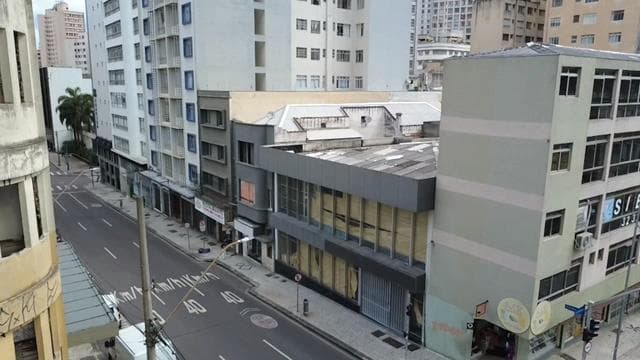 Foto 4 de 9: Comercial em leilão em Curitiba - PR, bairro Centro — ID77639 CURITIBA (PR) - Praça Tiradentes