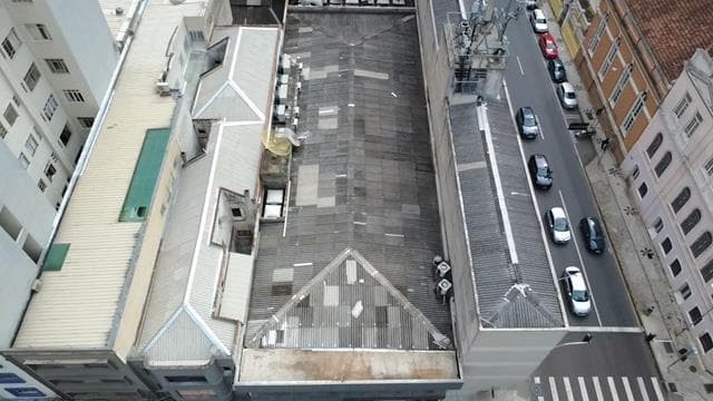 Foto 5 de 9: Comercial em leilão em Curitiba - PR, bairro Centro — ID77639 CURITIBA (PR) - Praça Tiradentes