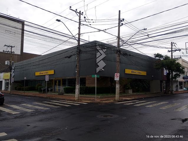 Foto 3 de 9: Comercial em leilão em Indaiatuba - SP, bairro Centro — ID79611 INDAIATUBA (SP) Descrição legal: Imóvel Urbano: Prédio Comercial, situado na Rua Bernardino de Campos, 555, Centro, Indaiatuba (SP). Melhor descrito na Matrícula 958 do CRI de Indaiatuba (SP).