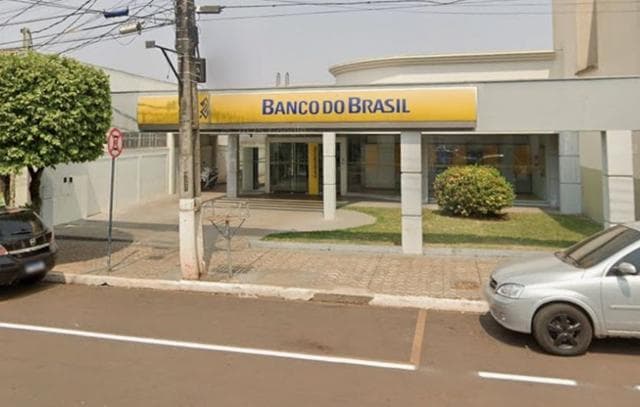 Comercial em leilão em Itambé - PR, bairro Centro — ID87369 ITAMBÉ (PR) Descrição legal: Imóvel Urbano: Prédio Comercial, situado na AVENIDA SAO JOAO,60 -CENTRO -ITAMBE - PR. Melhor descrito na Matrícula 19.334 do CRI de Marialva/PR. a) Do imóvel adqui