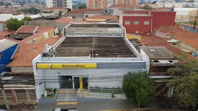 Foto 1 de 7: Comercial em leilão em Limeira - SP, bairro Centro — ID79980 LIMEIRA (SP) ? (11 de junho) Descrição legal: Imóvel Urbano: Prédio Comercial situado na Rua 11 de Junho, 285, Centro, Limeira - SP. Melhor descrito na Matrícula 1045 do 1° CRI de Limeira ? SP