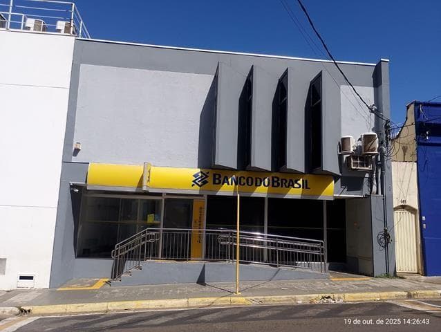 Foto 1 de 6: Comercial em leilão em Lins - SP, bairro Centro — ID79490 LINS (SP) Descrição legal: Imóvel Urbano: Prédio Comercial situado na Rua Luiz Gama, 459, Centro, Lins, (SP). Melhor descrito na Matrícula 27.605 do CRI de Lins, (SP). a) Do imóvel adquirido n