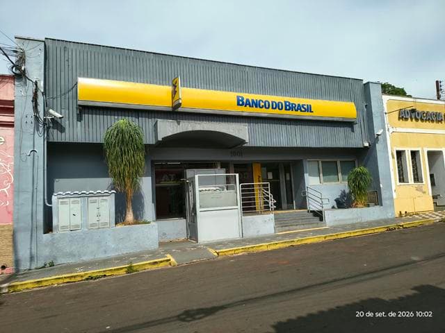 Foto 1 de 10: Comercial em leilão em São Simão - SP — ID2961 SÃO SIMÃO UF (SP) Descrição legal: Imóvel Urbano: Prédio Comercial, situado na Rua Deodoro da Fonseca 1001, São Simão (SP). Melhor descrito na Matrícula do 136 do CRI de São Simão (SP). a) Do i
