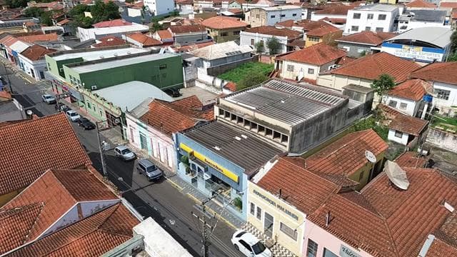 Foto 2 de 10: Comercial em leilão em São Simão - SP — ID2961 SÃO SIMÃO UF (SP) Descrição legal: Imóvel Urbano: Prédio Comercial, situado na Rua Deodoro da Fonseca 1001, São Simão (SP). Melhor descrito na Matrícula do 136 do CRI de São Simão (SP). a) Do i
