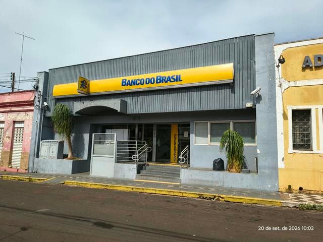 Foto 3 de 10: Comercial em leilão em São Simão - SP — ID2961 SÃO SIMÃO UF (SP) Descrição legal: Imóvel Urbano: Prédio Comercial, situado na Rua Deodoro da Fonseca 1001, São Simão (SP). Melhor descrito na Matrícula do 136 do CRI de São Simão (SP). a) Do i