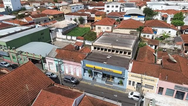 Foto 5 de 10: Comercial em leilão em São Simão - SP — ID2961 SÃO SIMÃO UF (SP) Descrição legal: Imóvel Urbano: Prédio Comercial, situado na Rua Deodoro da Fonseca 1001, São Simão (SP). Melhor descrito na Matrícula do 136 do CRI de São Simão (SP). a) Do i