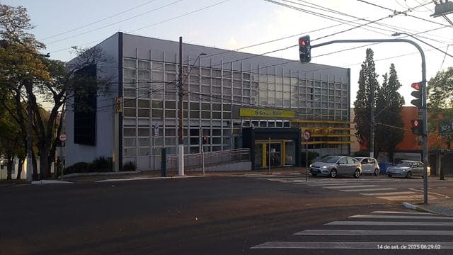 Foto 2 de 7: Comercial em leilão em Valinhos - SP, bairro Centro — ID75483 VALINHOS (SP) Descrição legal: Imóvel Urbano: Prédio Comercial situado na Avenida XV de novembro, 70, Centro, Valinhos (SP). Melhor descrito nas Transcrições 72686 e 72687 do 1° CRI de Campina