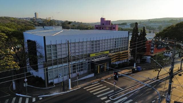 Foto 6 de 7: Comercial em leilão em Valinhos - SP, bairro Centro — ID75483 VALINHOS (SP) Descrição legal: Imóvel Urbano: Prédio Comercial situado na Avenida XV de novembro, 70, Centro, Valinhos (SP). Melhor descrito nas Transcrições 72686 e 72687 do 1° CRI de Campina