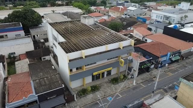 Foto 2 de 8: Comercial em leilão em Vinhedo - SP, bairro Centro — ID75881 VINHEDO (SP) Descrição legal: Imóvel Urbano: Prédio Comercial, situado na Rua Nove de Julho, 385, Centro, Vinhedo (SP). Melhor descrito na Matrícula 20175 do CRI de Vinhedo (SP). a) Do imóvel