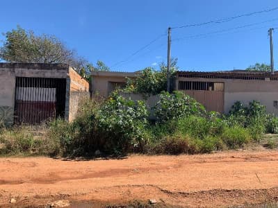 Foto 1 de 3: Casa em leilão em Santo Antônio Do Descoberto - GO, bairro Parque Santo Antônio — ID92868 SANTO ANTONIO DO DESCOBERTO (GO) Descrição legal: Imóvel Urbano Residencial, Casa situada na Rua 16, Quadra 20, Lote 53-B, Bairro Parque Santo Antônio, Município de Santo Antônio do Descoberto