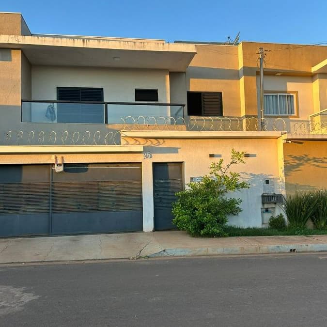 Foto 1 de 2: Casa em leilão em Patrocínio - MG — ID98901 SERRA DO SALITRE (MG) Descrição legal: Imóvel Urbano, Lote 200-A, Quadra 03-A, Setor 07, do Loteamento Parque Santo Antônio II e construção residencial de 202,55 m², situado na Rua São Benedit