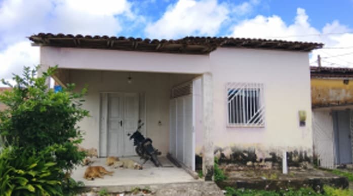 Foto 1 de 3: Casa em leilão em Dom Eliseu - PA, bairro Centro — ID1275 DOM ELISEU (PA) Descrição legal: Imóvel Urbano Residencial, Casa situada na Rua Goncalves Dias, Lote 13, Quadra 80, Centro, Município de Dom Eliseu - PA. Melhor descrito na matrícula nº 635 do