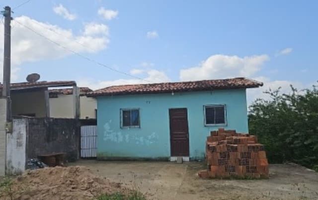 Foto 1 de 2: Casa em leilão em Itabaiana - PB, bairro Justino Cabral de Melo — ID95528 ITABAIANA (PB) Descrição legal: Imóvel Urbano Residencial, Casa nº 26 situada na Rua Projetada III, Bairro Justino Cabral de Melo, Município de Itabaiana - PB. Melhor descrito na matrícula nº