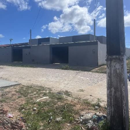 Foto 1 de 2: Casa em leilão em Extremoz - RN — ID97690 EXTREMOZ (RN) Descrição legal: Imóvel Urbano Residencial, Casa situada na Rua Butiá, nº 133, Lote 23, Quadra 12, Loteamento Parque das Palmeiras, município de Extremoz - RN. Melhor descrito na