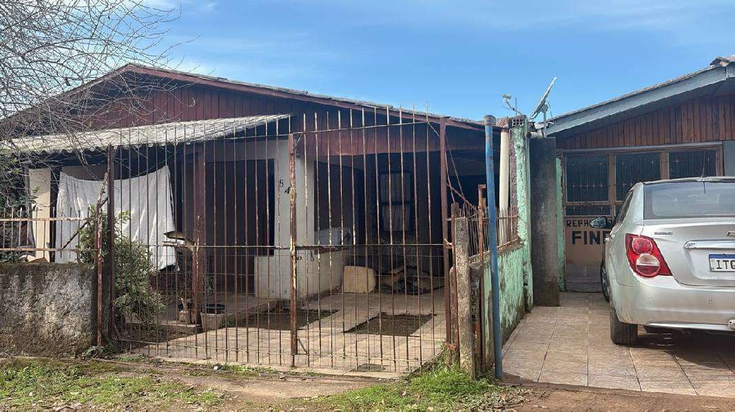 Foto 3 de 3: Casa em leilão em Venâncio Aires - RS, bairro Coronel Brito — ID98842 VENÂNCIO AIRES (RS) Descrição legal: Imóvel Urbano Residencial, situado na Rua Arnoldo Uhry, nº 844, Lote 136, Quadra 2045, município de Venâncio Aires - RS. Melhor descrito na matrícula nº 51