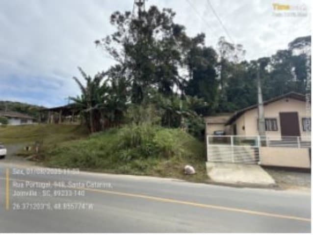 Foto 1 de 3: Terreno em leilão em Joinville - SC, bairro Centro — ID0790 JOINVILLE (SC) Descrição legal: Imóvel Urbano, Terreno de formato irregular situado no lado par da Rua Portugal, distando 59,60 metros da faixa de domínio da BR-101 Km 48, Município de Joinvill