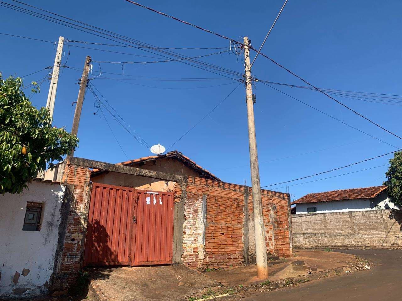 Foto 1 de 2: Casa em leilão em Ituverava - SP, bairro João Athayde de Souza — ID1583 ITUVERAVA (SP) Descrição legal: Imóvel Urbano Residencial, Casa situada Rua Nobuo Sakemi, nº 775, Município de Ituverava - SP. Melhor descrito na matrícula nº 6667 do Cartório de Registro de Im