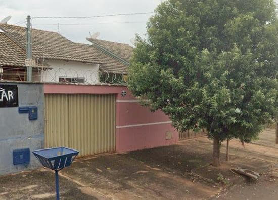 Casa em leilão em Palmeiras De Goiás - GO, bairro Str Martinho — Nº DO BEM: 523456793 PALMEIRAS DE GOIÁS (GO) Descrição: IMÓVEL DE MATRÍCULA 21027 DO REGISTRO DE IMÓVEIS 1º DE NOTAS DE PALMEIRAS DE GOIÁS-GO, ASSIM DESCRITO: Casa 04, com área construída de 73,03m² e