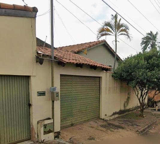 Casa em leilão em Serranópolis - GO, bairro Bela Vista — Nº DO BEM: 514721742 SERRANÓPOLIS (GO) Descrição: IMÓVEL DE MATRÍCULA 2935 DO CARTÓRIO DE REGISTRO DE IMÓVEIS E DE INTERDIÇÃO E TUTELAS DE SERRANÓPOLIS-GO, ASSIM DESCRITO: Casa, com área construída de