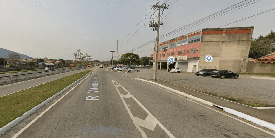 Foto 8 de 11: Comercial em leilão em Itatiaia - RJ — IMÓVEL COMERCIAL EM ITATIAIA - TERRENO COM ÁREA APROXIMADA DE 1.000m², com frente para faixa de domínio da RODOVIA PRESIDENTE DUTRA - um prédio com 03 andares