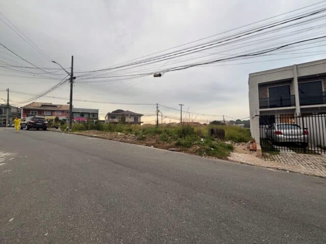 Foto 7 de 10: Terreno em leilão em Curitiba - PR, bairro Tatuquara — LOTE DE TERRENO NO 01 (UM), DA QUADRA N° 05 (CINCO), DA PLANTA MORADIAS LAGUNA II