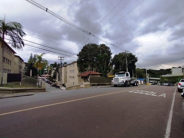 Foto 6 de 10: Apartamento em leilão em Curitiba - PR, bairro Pequeno Cotolengo — APARTAMENTO NO 21 DO TIPO CT-AP-3-54, SITO NO 29 PAVIMENTO DO BLOCO 07 DO CONJUNTO RESIDENCIAL BARIGUI