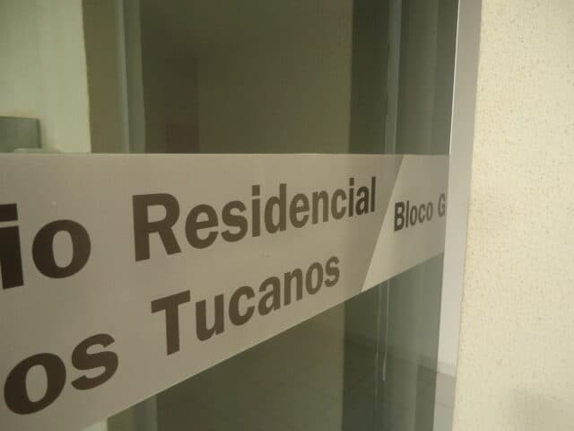Foto 5 de 6: Apartamento em leilão em Londrina - PR, bairro Jardim Shangri-lá — APARTAMENTO N°403, TIPO B-2, DO BLOCO G, SITUADO NO 3° PAVIMENTO SUPERIOR DO CONJUNTO RESIDENCIAL SOLAR DOS TUCANOS