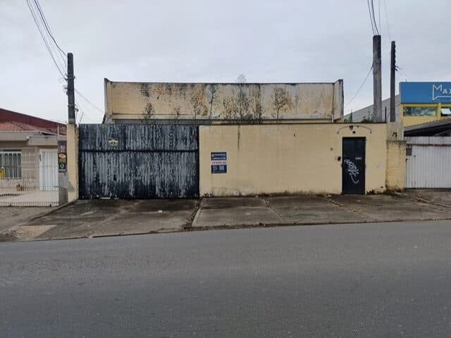 Foto 3 de 10: Terreno em leilão em Curitiba - PR — IMOVEL: LOTE DE TERRENO SOB NO 17, QUADRA NO 43 DA PLANTA FANNY NO 1, MEDINDO 12,00M. DE FRENTE PARA A RUA OMILIO MONTEI