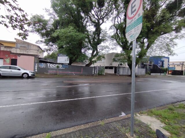Foto 6 de 9: Terreno em leilão em Curitiba - PR — 50% PARTE IDEAL DO LOTE DE TERRENO RESULTANTE DA UNIFICACAO DOS LOTES 126-B E 130-A, DA PLANTA SCHMIDT
