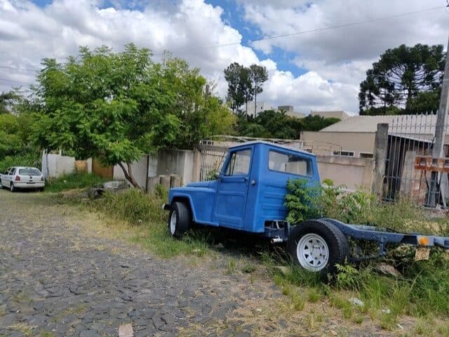 Foto 1 de 8: Casa em leilão em Ponta Grossa - PR, bairro Jardim Carvalho — FRACAO IDEAL DE 10% DO IMOVEL URBANO: LOTE DE TERRENO N° 371/A, DA QUADRA N° 33 (TRINTA E TRES), DE FORMA RETANGULAR,