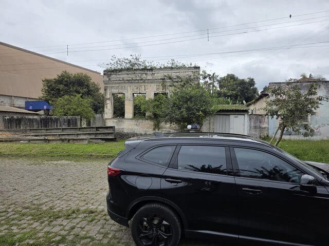 Foto 8 de 10: Casa em leilão em Paranaguá - PR — IMÓVEL COM 705M2 NA AVENIDA GABRIEL DE LARA, PARANAGUÁ/PR
