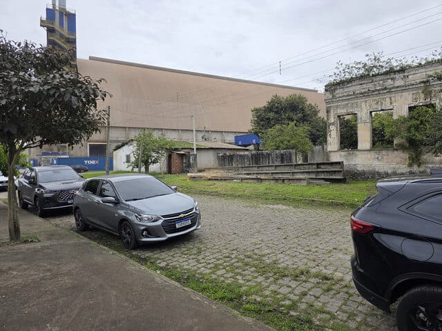 Foto 7 de 10: Casa em leilão em Paranaguá - PR — IMÓVEL COM 705M2 NA AVENIDA GABRIEL DE LARA, PARANAGUÁ/PR