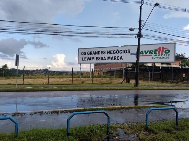 Foto 2 de 10: Terreno em leilão em Curitiba - PR, bairro Cidade Industrial — IMOVEL DE MATRICULA 48.244 DO 8O REGISTRO DE IMOVEIS DE CURITIBA/PR, DE PROPRIEDADE DO EXECUTADO IVO LUIZ BOSCHETTI E ES