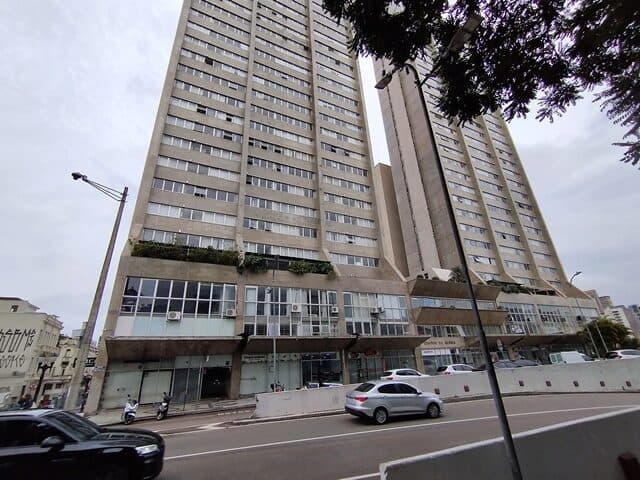 Foto 7 de 10: Apartamento em leilão em Curitiba - PR — IMOVEL: APARTAMENTO RESIDENCIAL NO 1.705, COM A AREA CONSTRUIDA EXCLUSIVA DE 53,15 M2 E A AREA CONSTRUIDA GLOBAL DE 65,