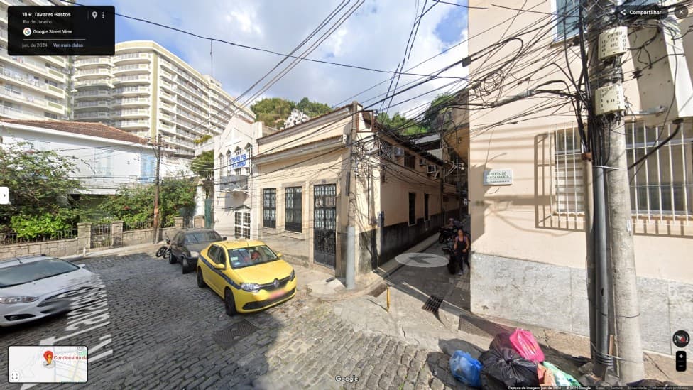 Foto 2 de 5: Casa em leilão em Rio De Janeiro - RJ — Casa 2 da vila situada na Rua Tavares Bastos, nº 27, Catete, Rio de Janeiro/RJ - c/ 46m²