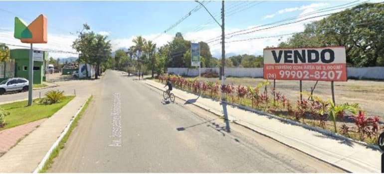 Foto 2 de 6: Comercial em leilão em Resende - RJ, bairro Vila Itapuca — Avenida Juscelino Kubitscheck,