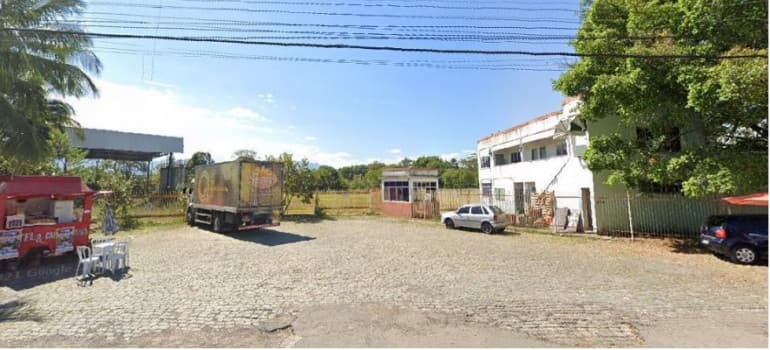 Comercial em leilão em Resende - RJ, bairro Vila Itapuca — Avenida Juscelino Kubitscheck