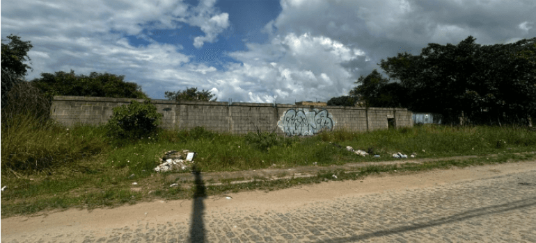 Foto 1 de 8: Area Rural em leilão em Macaé - RJ, bairro Lagomar — TV. JARDIM VITÓRIA S/N (SÍTI
