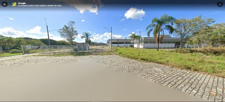 Foto 1 de 2: Area Rural em leilão em Campos Dos Goytacazes - RJ — Estrada Campos a São Fidélis