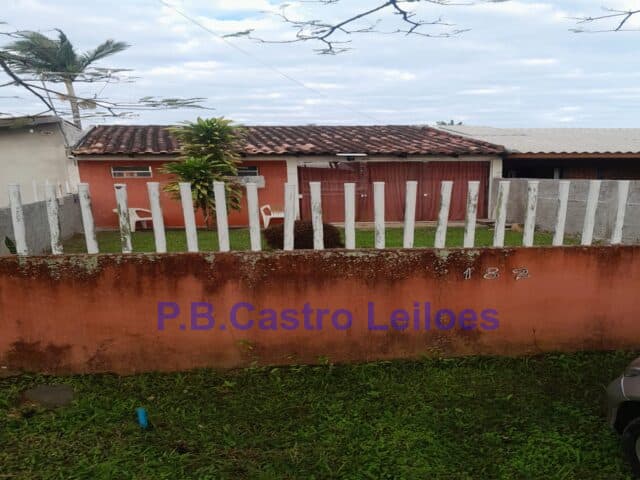 Foto 6 de 8: Comercial em leilão em Mercedes - PR — AUTOS: 0000282-51.2011.5.09.0010 IMÓVEL: Casa nº 02 (dois), do CONJUNTO RESIDENCIAL SARDI, situado neste Município e Comarca de Matinhos-PR, fazendo frente para uma rua projetada, localizada à esquerd