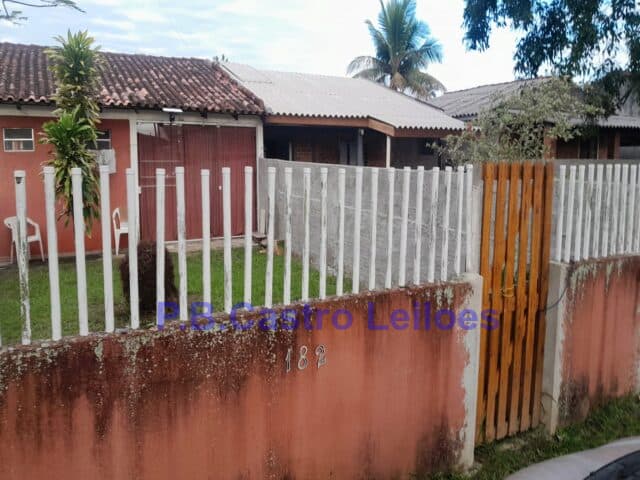 Foto 5 de 8: Comercial em leilão em Mercedes - PR — AUTOS: 0000282-51.2011.5.09.0010 IMÓVEL: Casa nº 02 (dois), do CONJUNTO RESIDENCIAL SARDI, situado neste Município e Comarca de Matinhos-PR, fazendo frente para uma rua projetada, localizada à esquerd