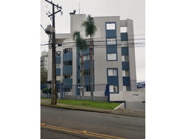 Foto 1 de 9: Apartamento em leilão em Curitiba - PR — AUTOS:  0000762-52.2025.5.09.0652 Apartamento nº 12, tipo “B”, localizado no primeiro pavimento ou térreo, do Edifício Via Réggio, situado nesta capital à Rua Pedro Fabri, 241, apartamento este com ár