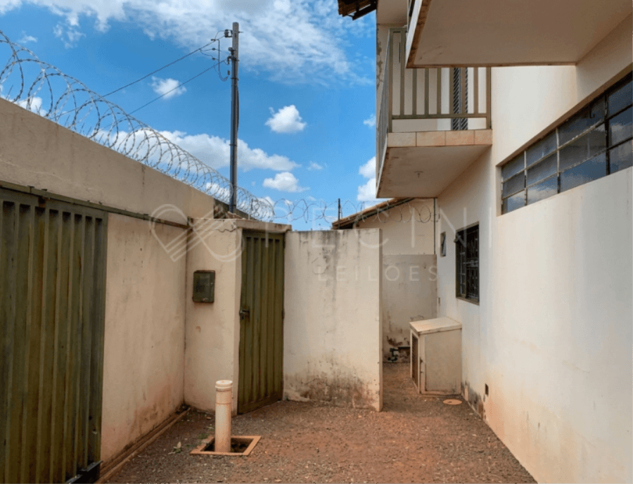 Foto 6 de 8: Comercial em leilão em Ituiutaba - MG, bairro Setor Sul — PRÉDIO RESIDENCIAL N° 2393 - SETOR SUL Ituiutaba/MG
