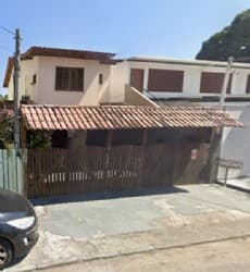 Casa em leilão em Niterói - RJ, bairro Santo Antônio — EXCELENTE CASA EM PIRATININGA - 134M² - 3 QUARTOS + DEP COMPLETA + GARAGEM