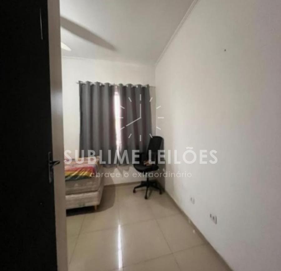 Foto 10 de 28: Casa em leilão em Suzano - SP, bairro Vila Urupês — Terreno de 300m² | Constr. de 373m² 5 Casas em Suzano