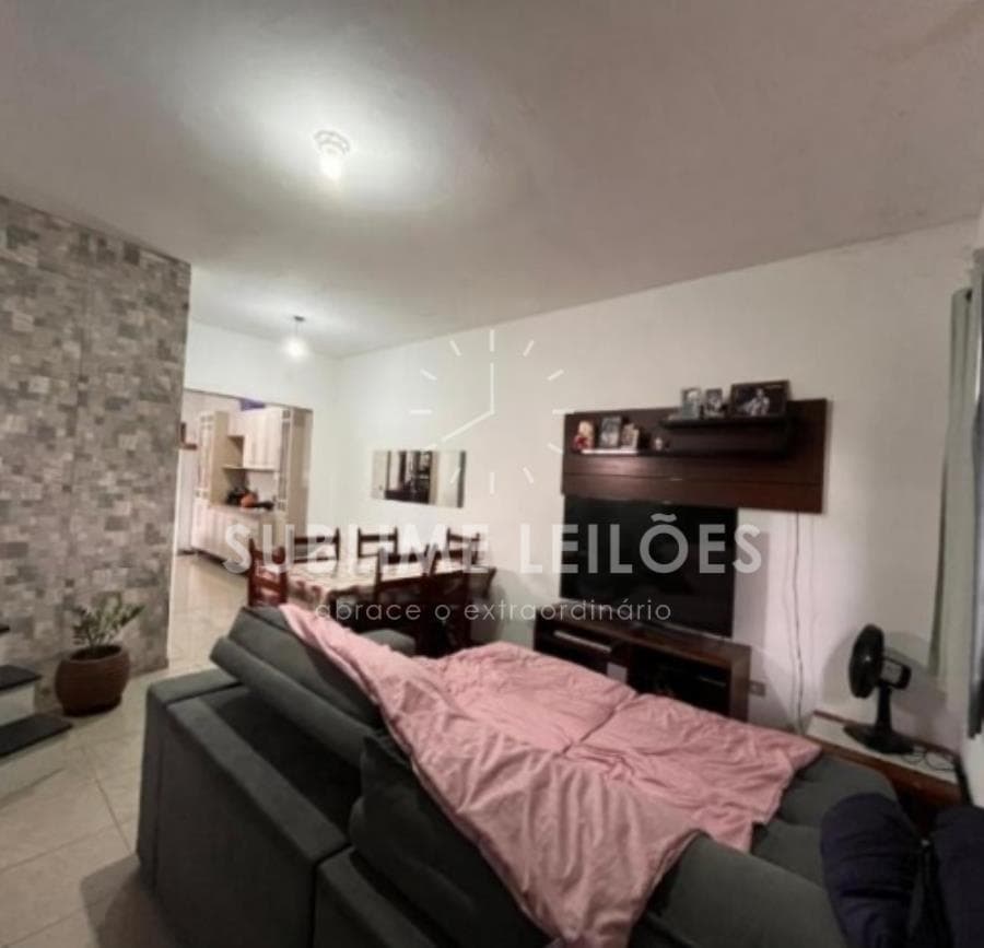 Foto 3 de 28: Casa em leilão em Suzano - SP, bairro Vila Urupês — Terreno de 300m² | Constr. de 373m² 5 Casas em Suzano