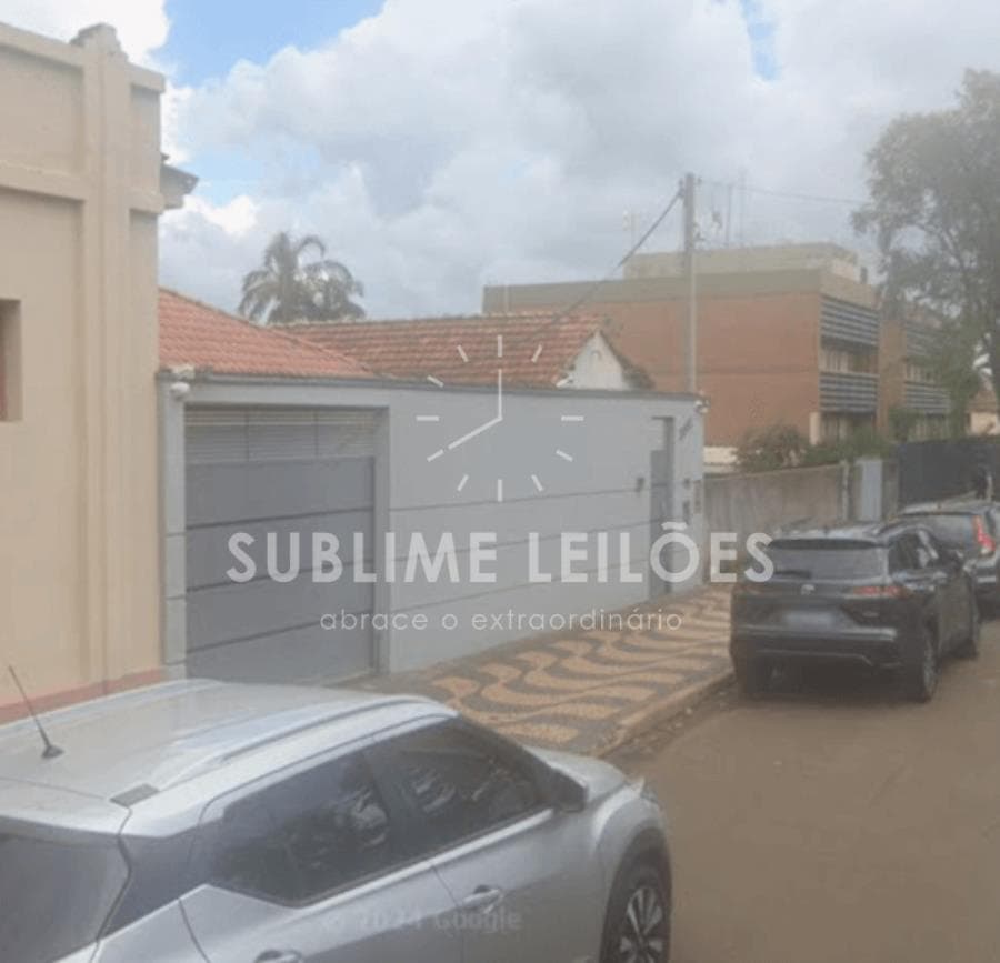 Foto 1 de 3: Casa em leilão em Pirassununga - SP, bairro Centro — Terreno de 275m² | Constr. de 140m² Casa em Pirassununga