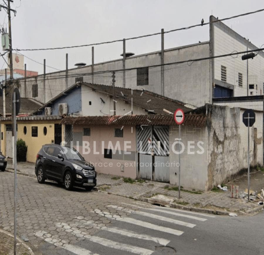 Foto 1 de 2: Terreno em leilão em Praia Grande - SP, bairro Guilhermina — Terreno de 250m² | Benfeitorias Casas na Praia Grande