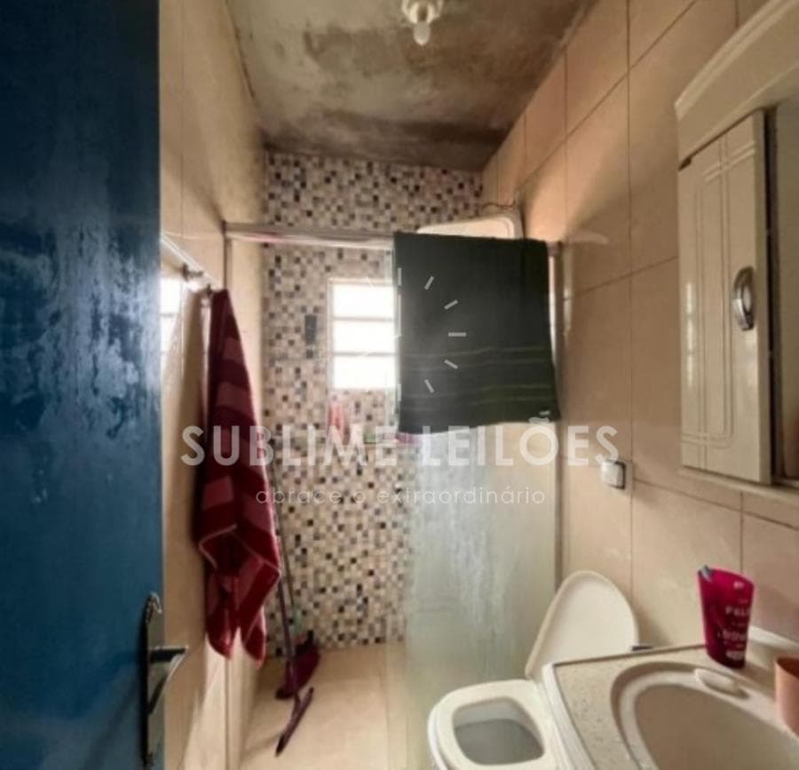 Foto 13 de 28: Casa em leilão em Suzano - SP, bairro Vila Urupês — Terreno de 300m² | Constr. de 373m² 5 Casas em Suzano