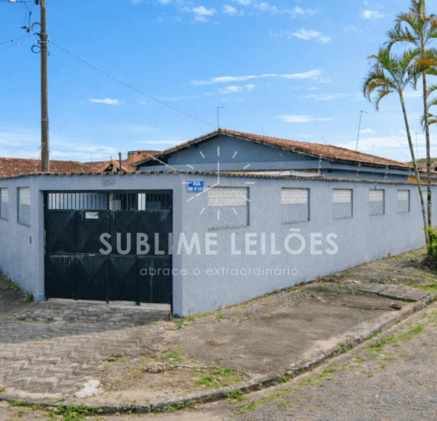 Casa em leilão em Praia Grande - SP, bairro Caiçara — Terreno de 248m² | Benfeitorias Casa na Praia Grande